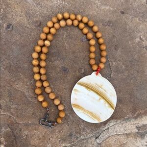 Vintage stamped CL beaded necklace knotted abalone